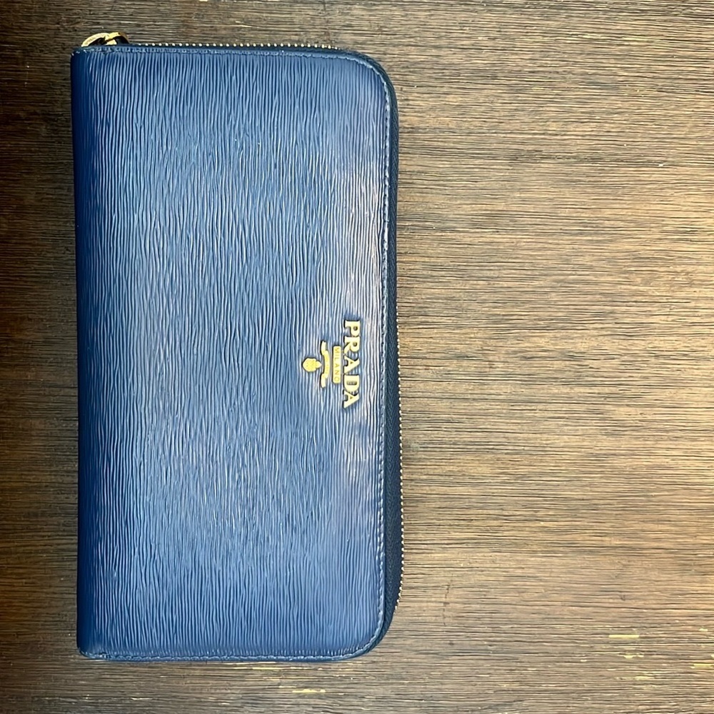 Authentic Large Prada Vitello Move Full Zipper Na… - image 2